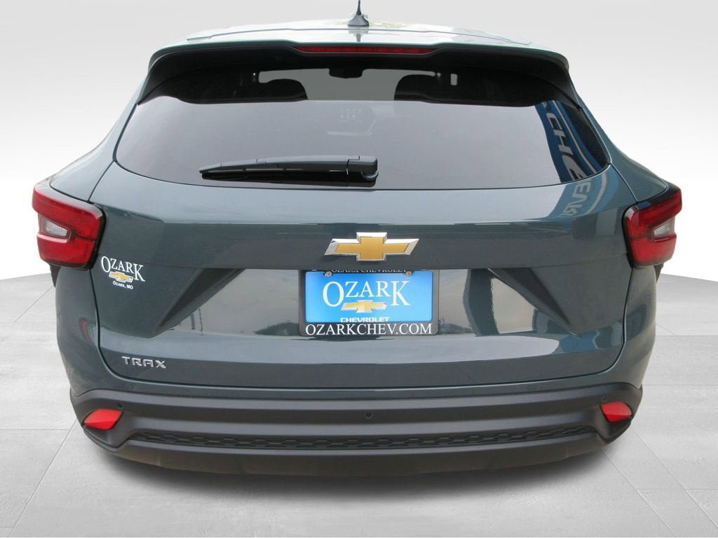 New 2026 Chevrolet Trax LS w/ Driver Confidence Package FWD image 4