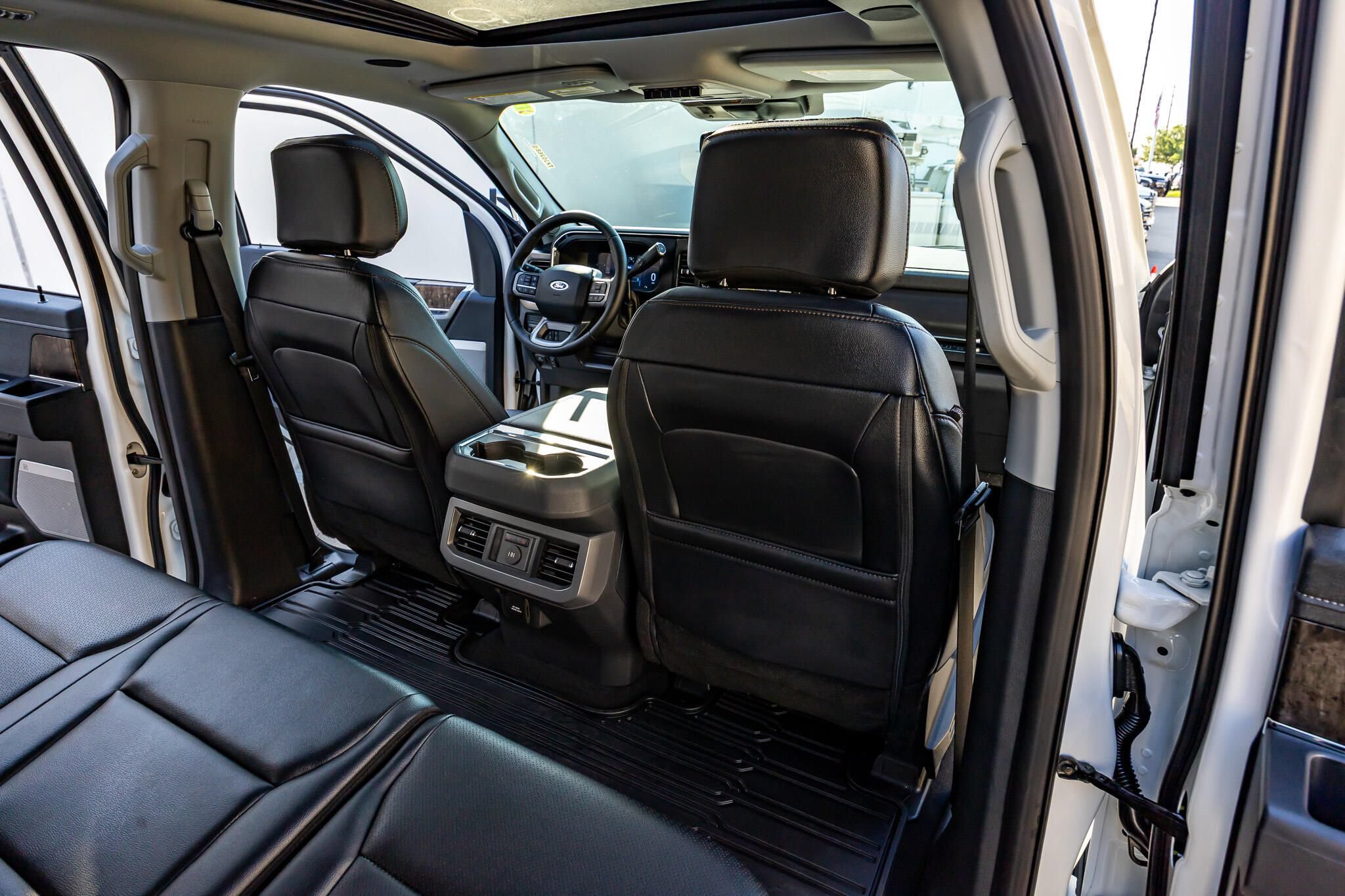 Used 2026 Ford F350 Lariat w/ Lariat Ultimate Package AWD/4WD image 33