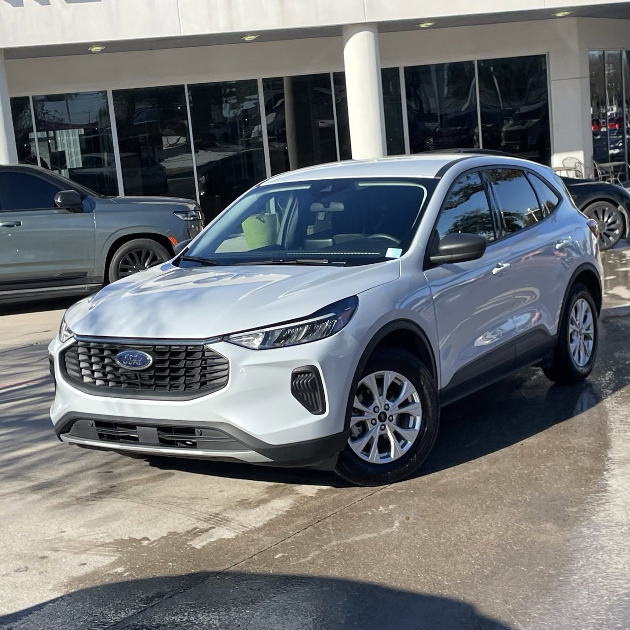 Used 2025 Ford Escape Active image 9