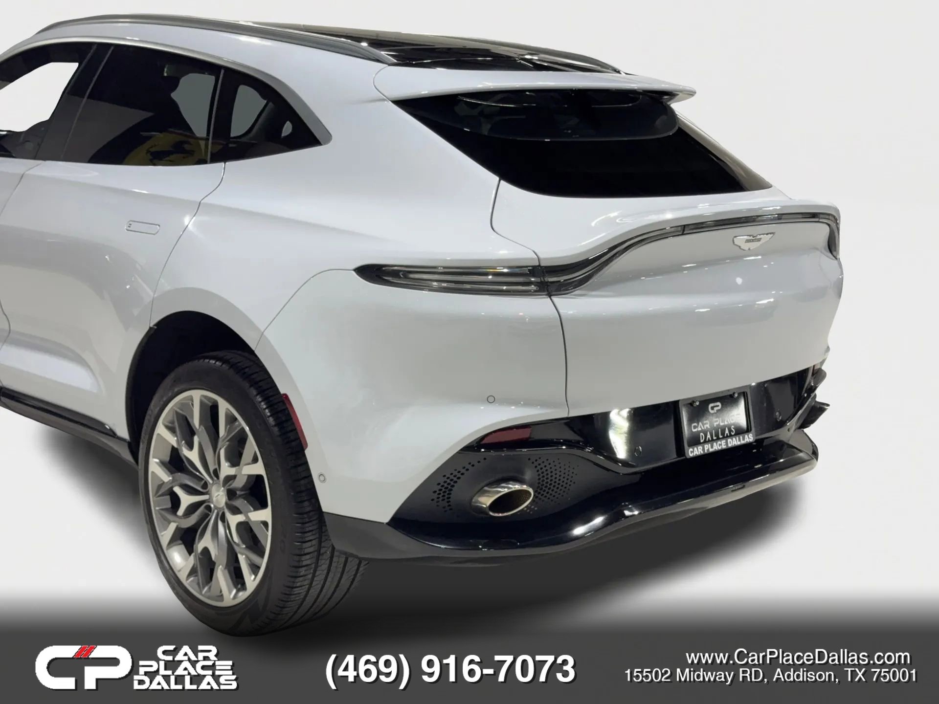 Used 2021 Aston Martin DBX image 10