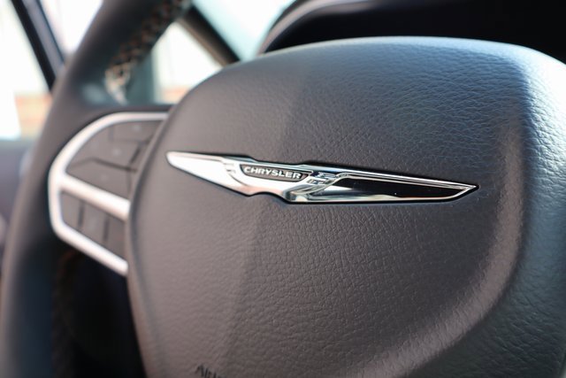 New 2026 Chrysler Pacifica Pinnacle w/ Trailer Tow Group image 31