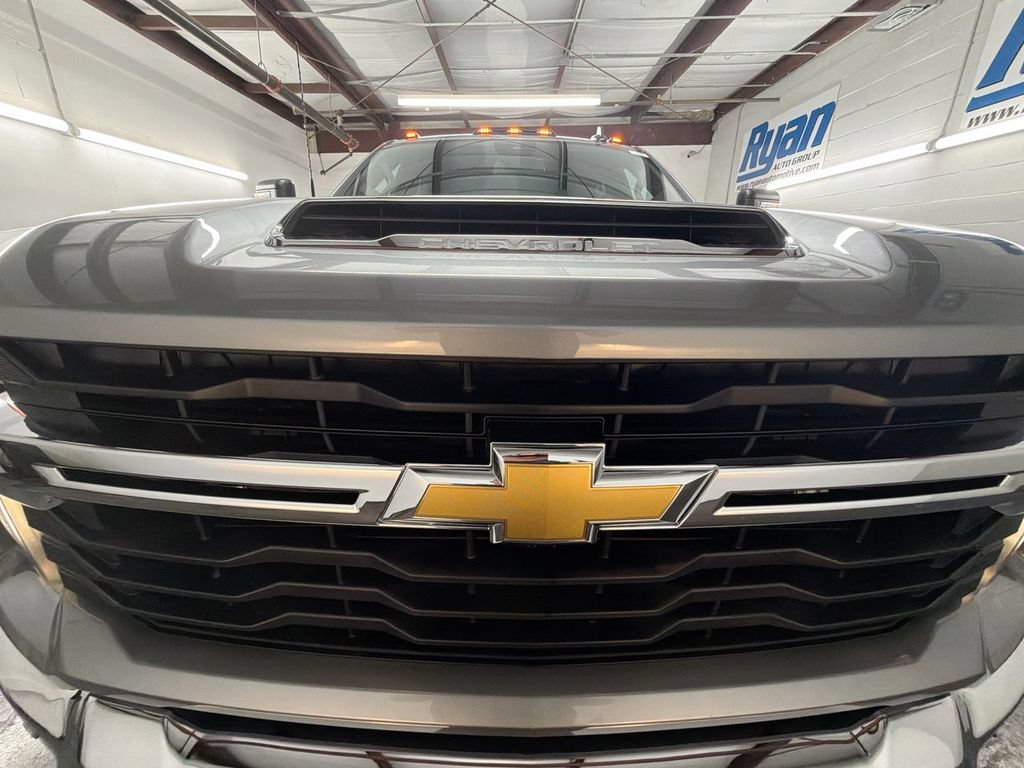 Used 2026 Chevrolet Silverado 2500 LT w/ Safety Package AWD/4WD image 30
