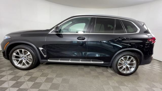 Used 2024 BMW X5 xDrive40i w/ Premium Package AWD/4WD image 8