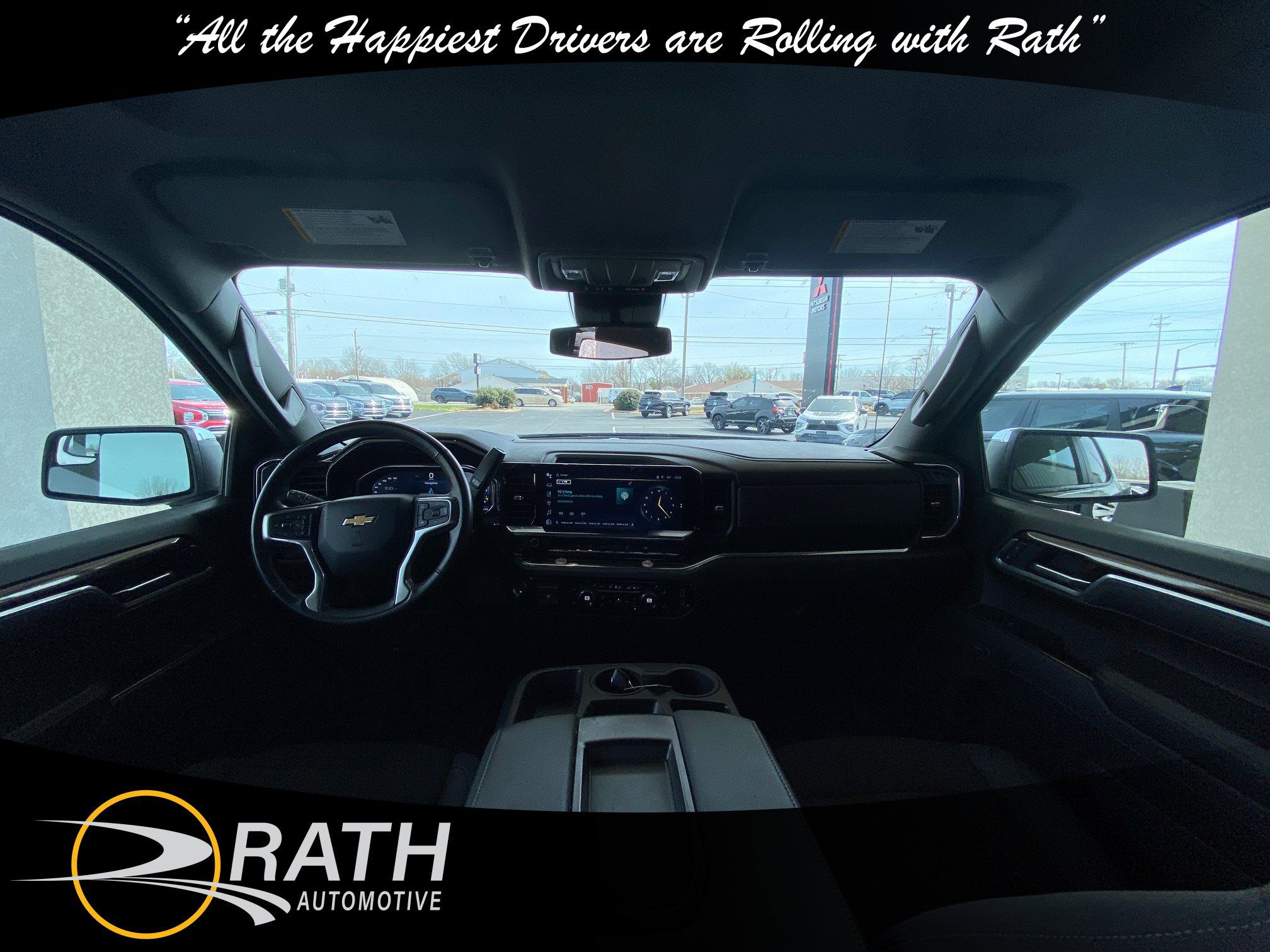 Used 2025 Chevrolet Silverado 1500 LT AWD/4WD image 16