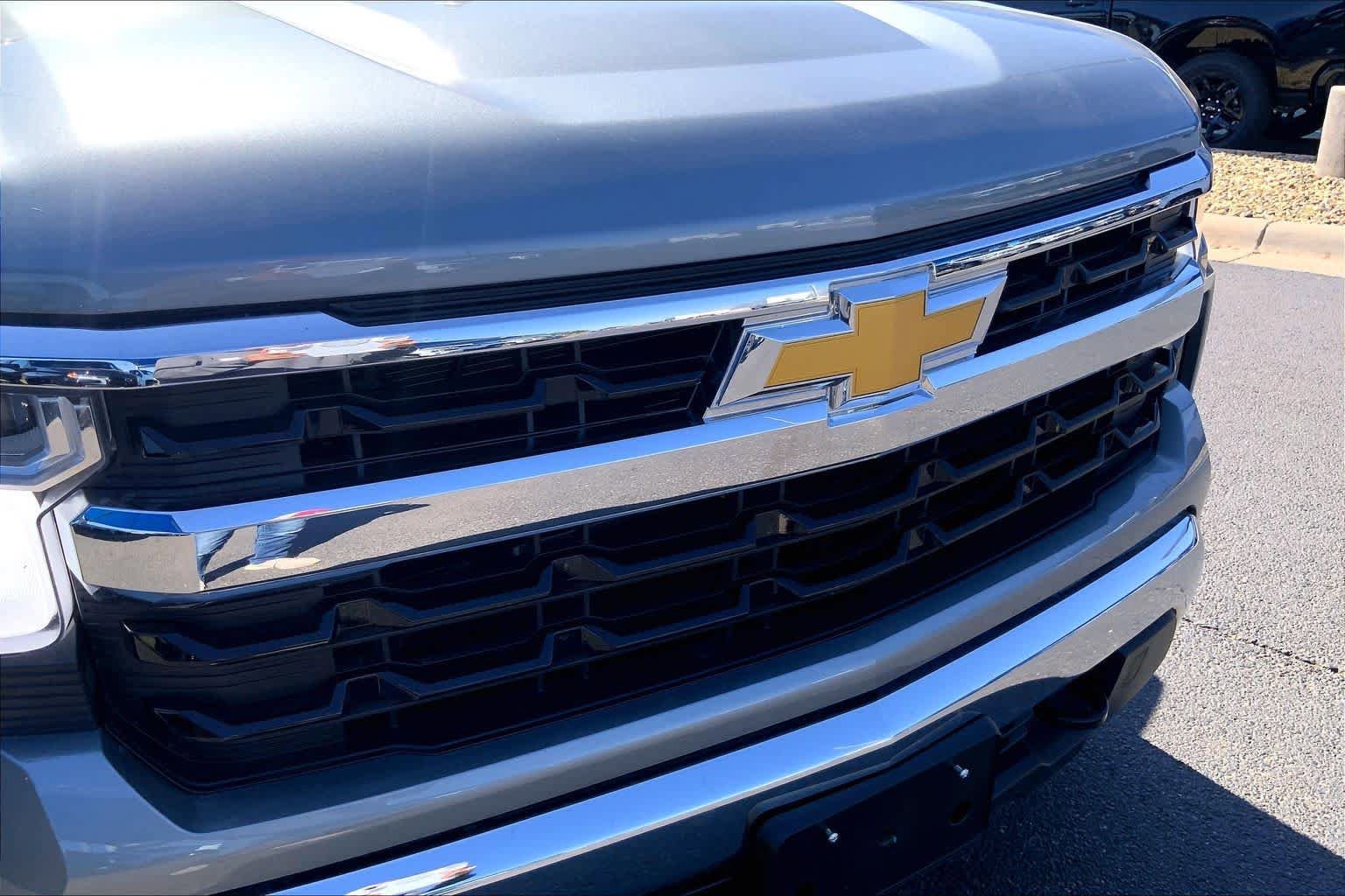 Used 2024 Chevrolet Silverado 1500 LT AWD/4WD image 30
