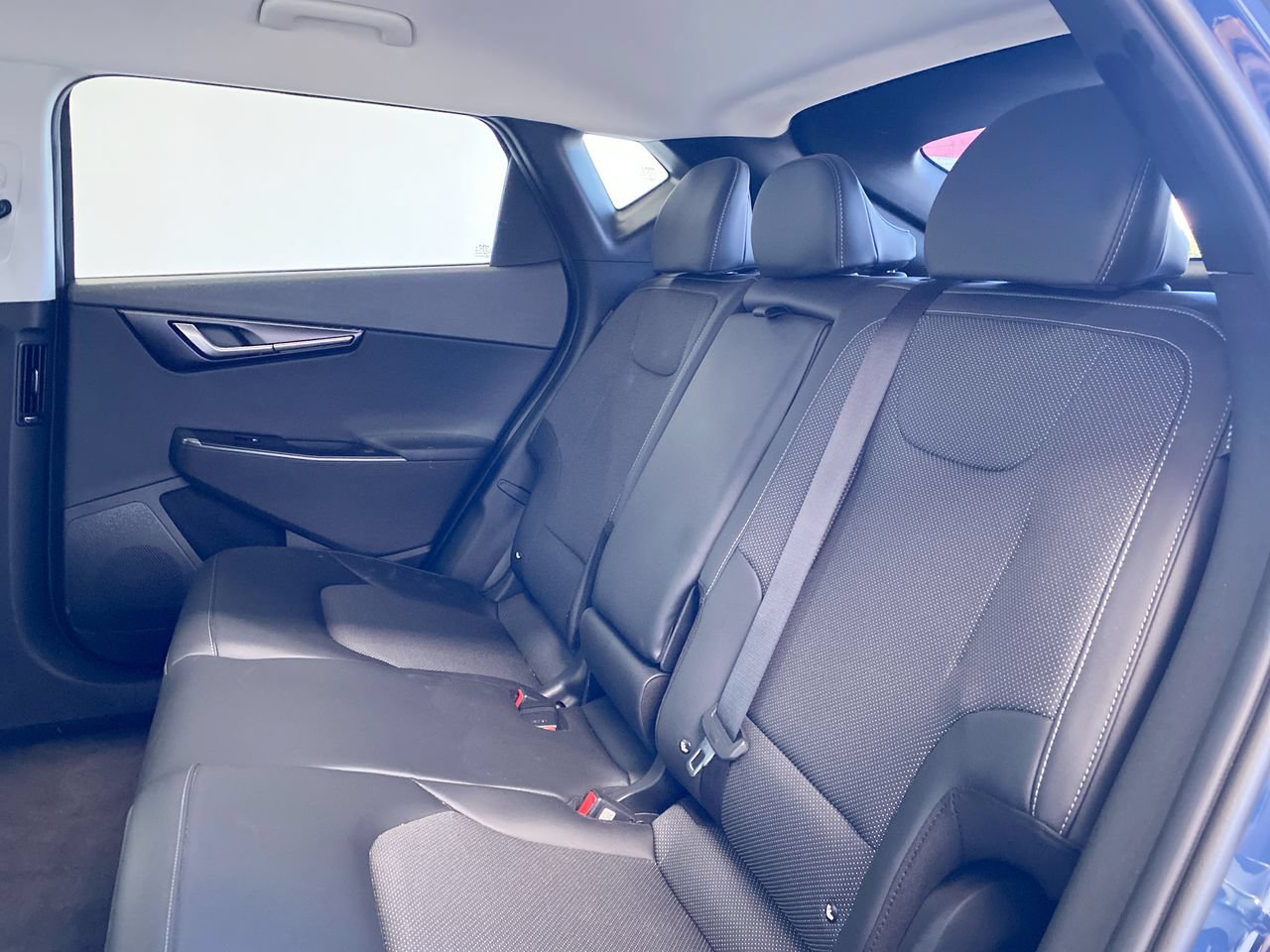 Certified 2025 Kia EV6 Light RWD image 33
