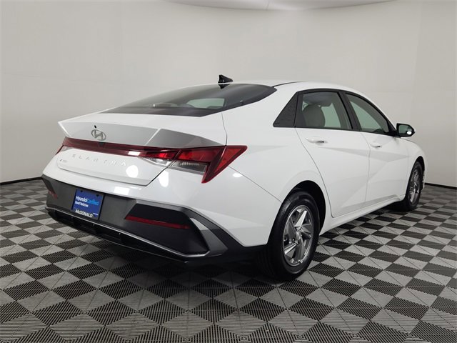 Certified 2025 Hyundai Elantra SE image 5