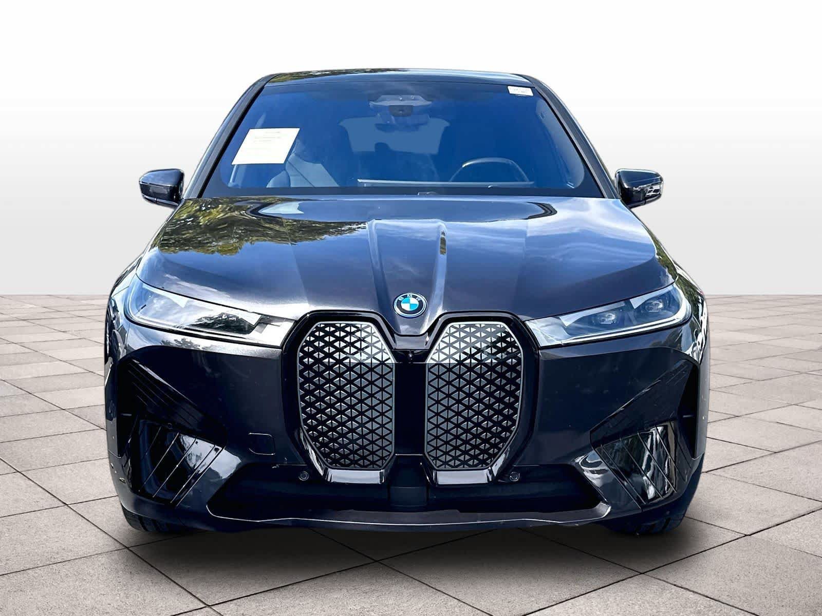 Used 2024 BMW iX xDrive50 w/ Sport Package AWD/4WD image 2