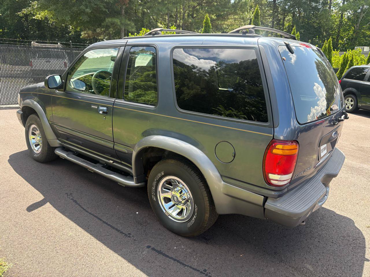Used 2000 Ford Explorer Sport RWD image 5