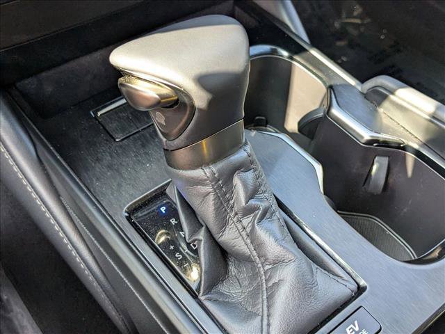 Certified 2025 Lexus ES 300h w/ Premium Package image 12