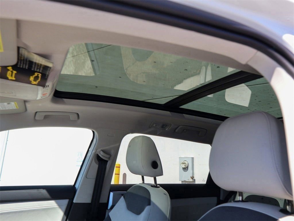 New 2026 Volkswagen Taos SE image 12