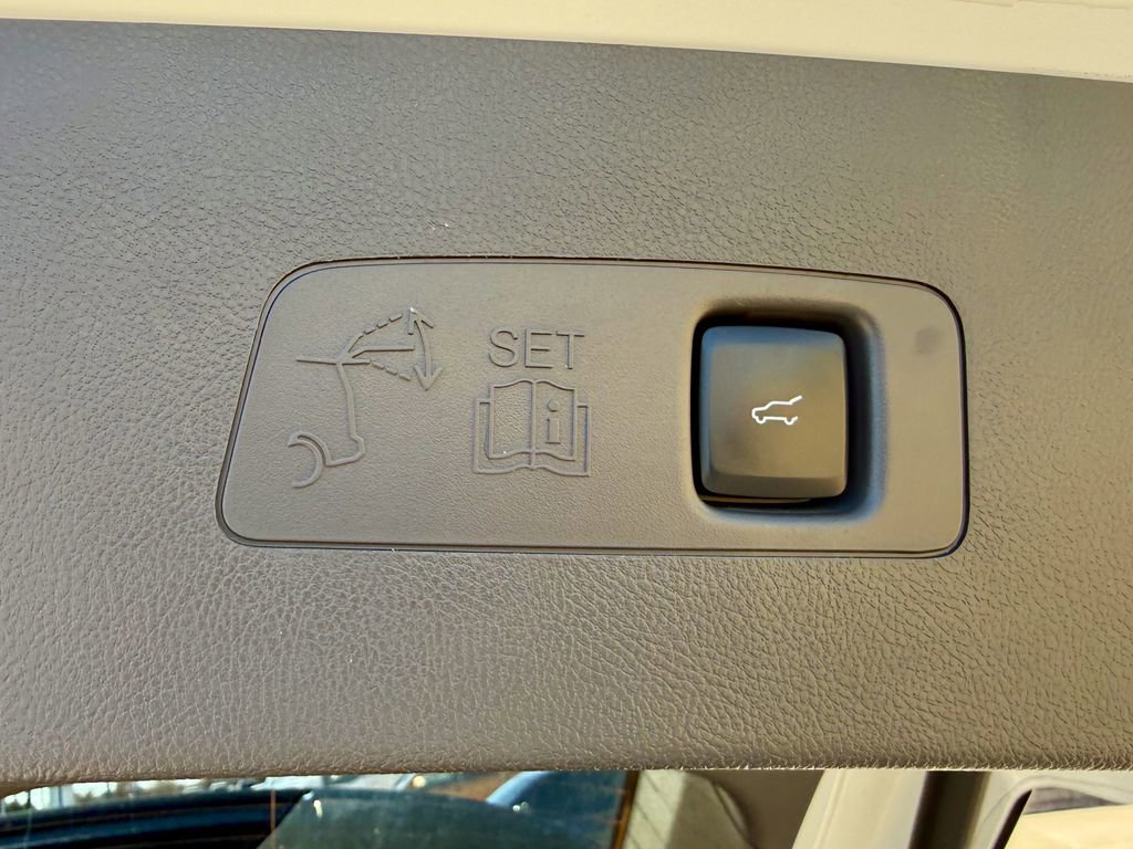 Certified 2020 Lincoln Corsair Reserve w/ Equipment Group 201A image 18