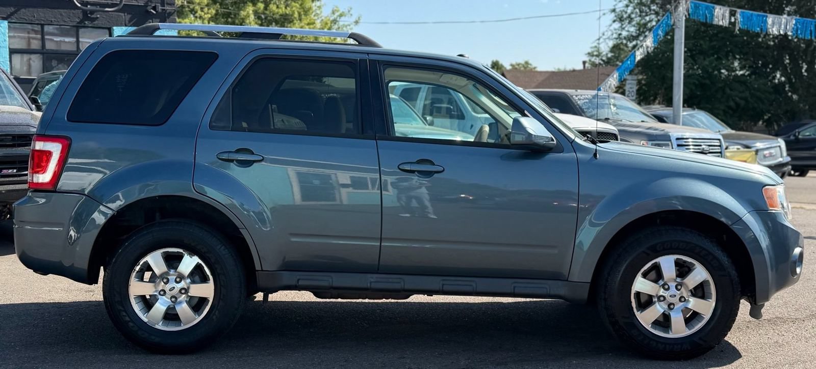 Used 2011 Ford Escape Limited w/ 302A Rapid Spec Order Code AWD/4WD image 2