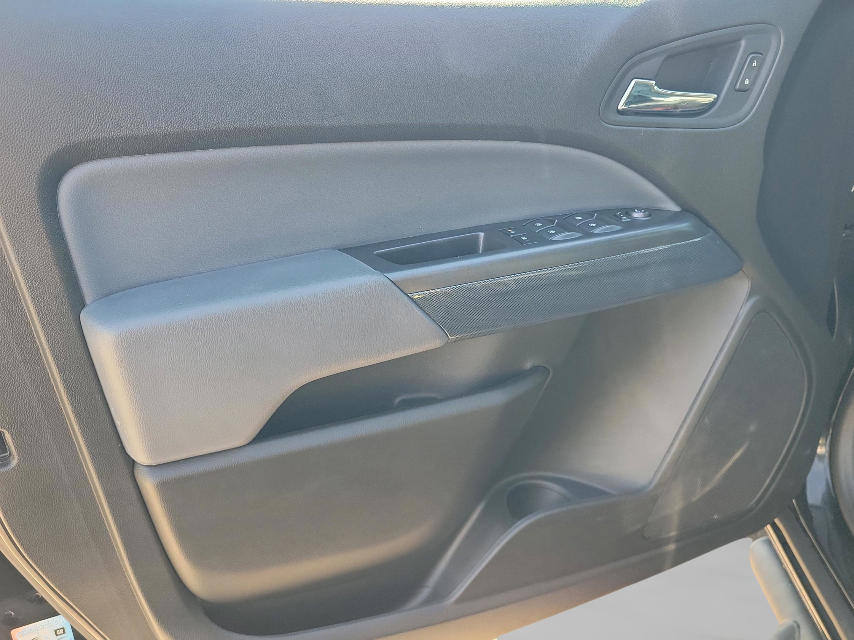 Used 2021 Chevrolet Colorado Z71 w/ Safety Package image 31