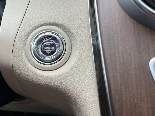 Used 2021 Mercedes-Benz GLC 300 4MATIC image 39