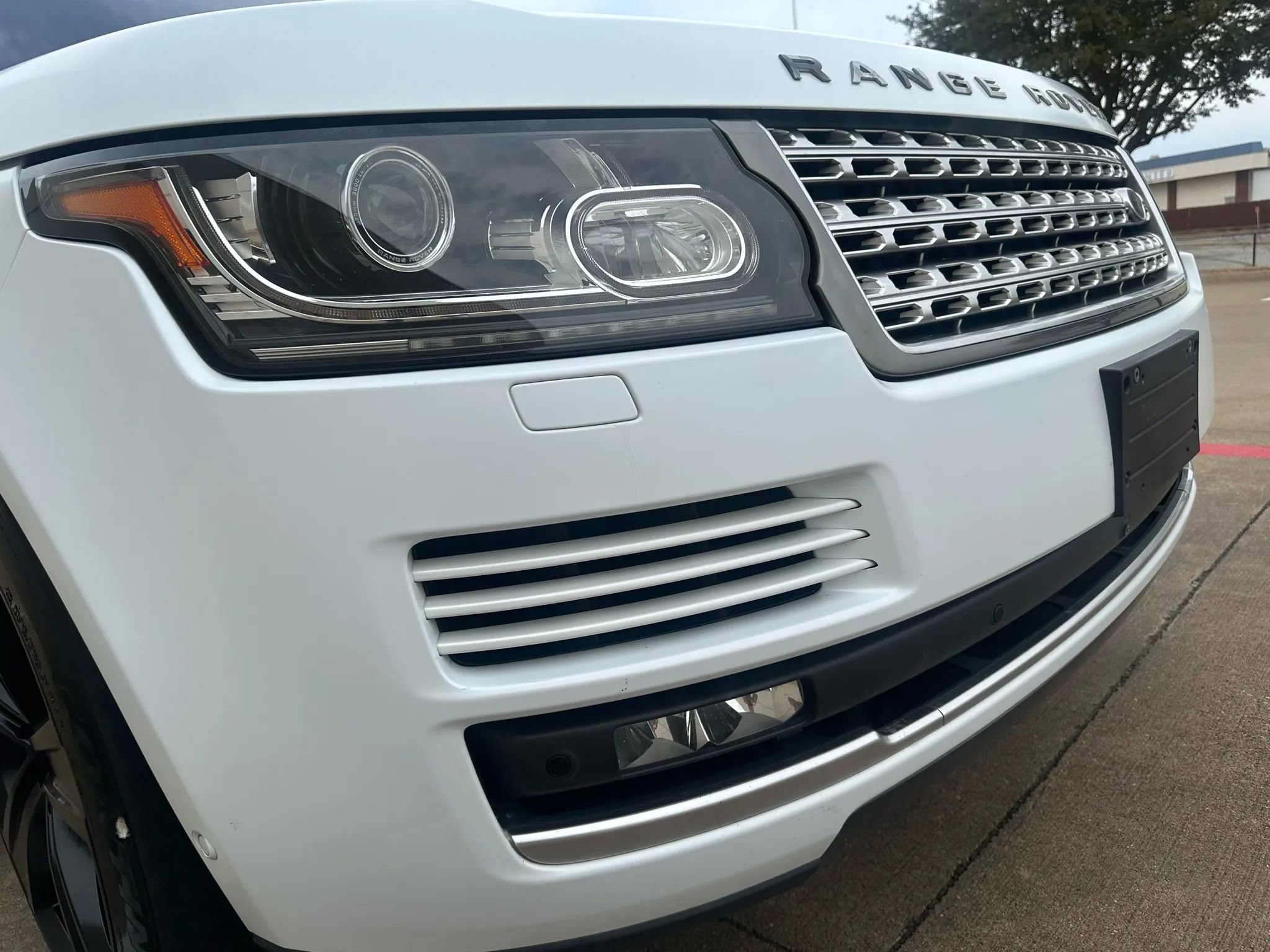 Used 2017 Land Rover Range Rover HSE image 5