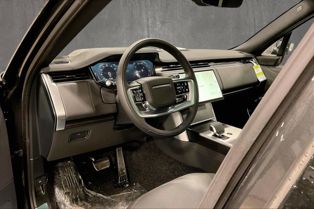New 2026 Land Rover Range Rover SE image 7