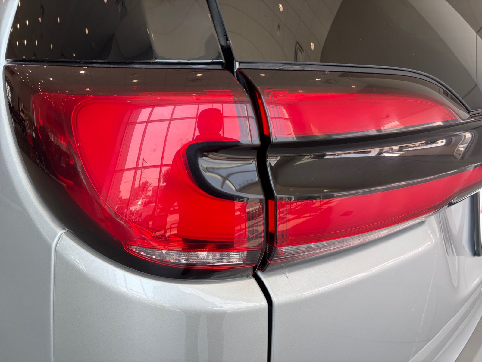 Used 2024 Chrysler Pacifica Limited FWD image 28
