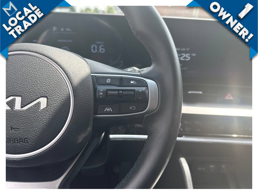 Used 2025 Kia Sportage EX FWD image 14