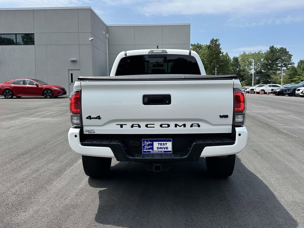 Used 2017 Toyota Tacoma TRD Sport w/ Premium & Technology Package AWD/4WD image 25