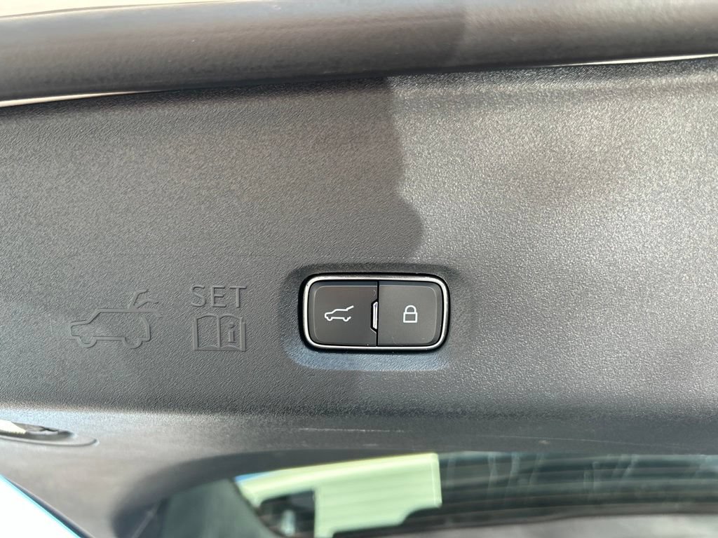 Used 2025 Ford Expedition Platinum w/ Stealth Performance Package AWD/4WD image 45