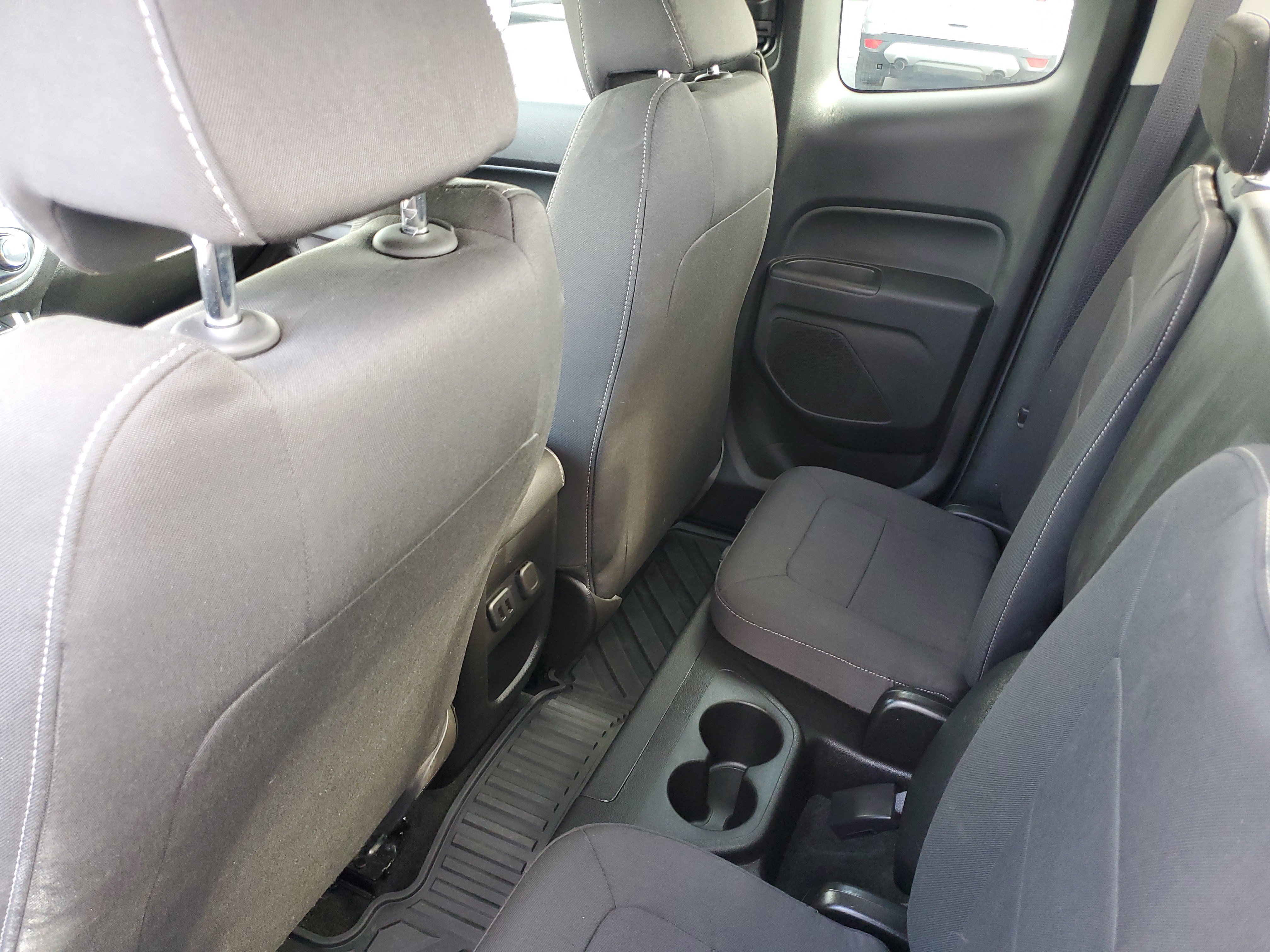 Used 2017 Chevrolet Colorado LT w/ LT Convenience Package RWD image 12