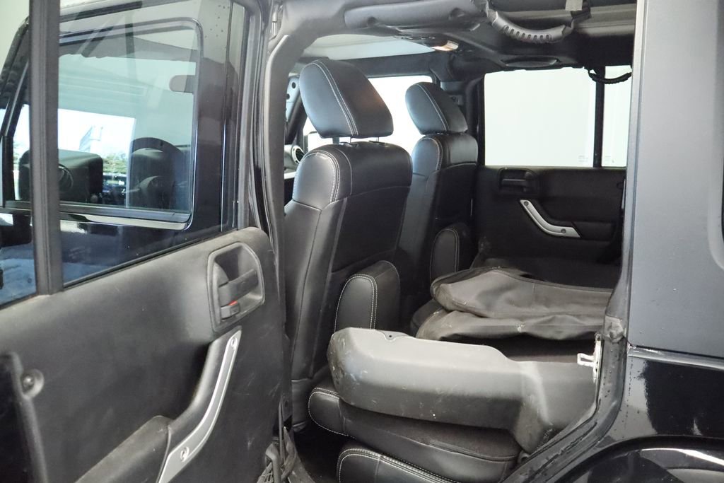 Used 2011 Jeep Wrangler Unlimited Sahara w/ Dual Top Group image 17