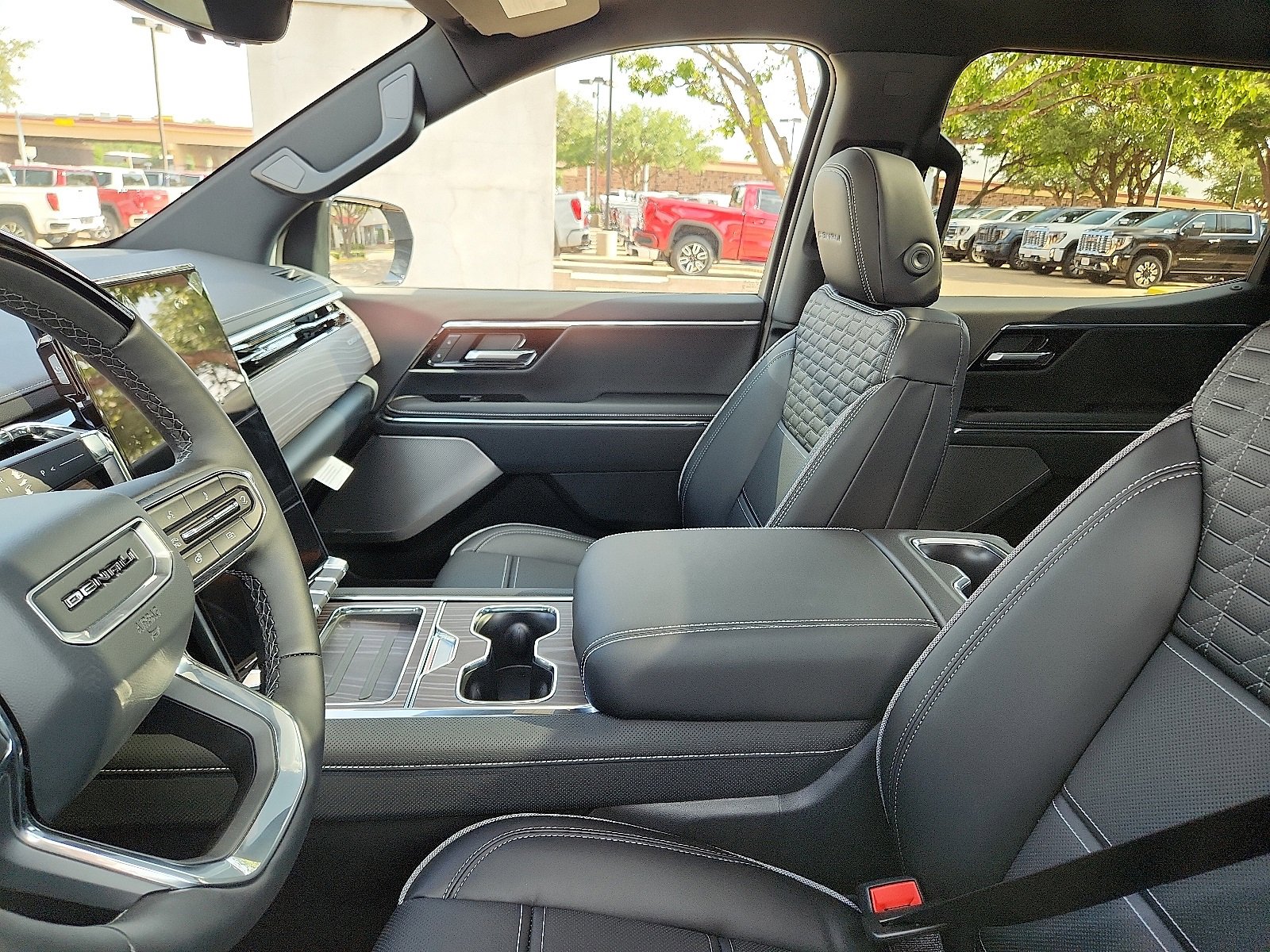 New 2025 GMC Sierra EV Denali image 12