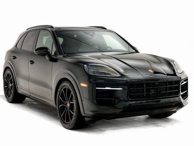 New 2026 Porsche Cayenne GTS image 33