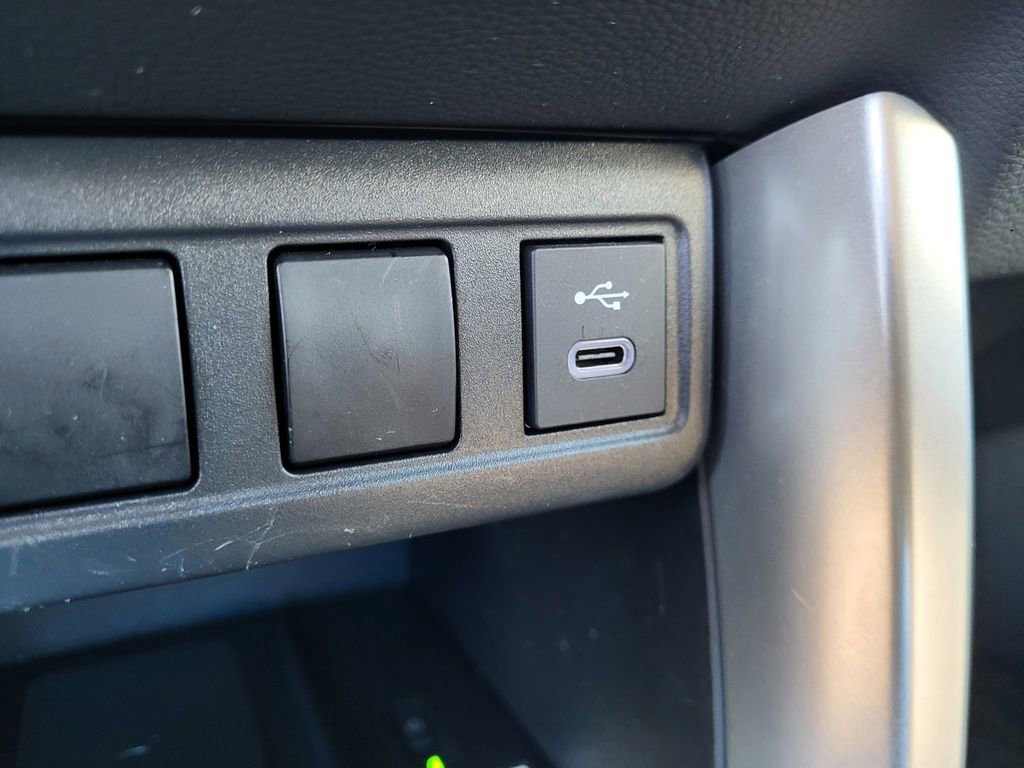 Used 2023 Toyota Corolla Cross LE FWD image 18