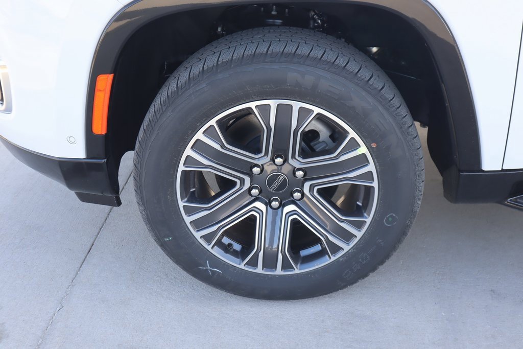 New 2025 Jeep Wagoneer 4WD w/ Premium Group I image 20