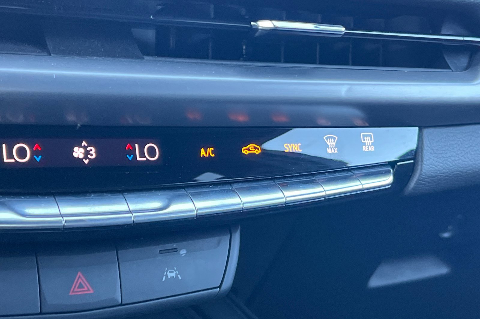 Certified 2024 Cadillac XT4 Premium Luxury image 30