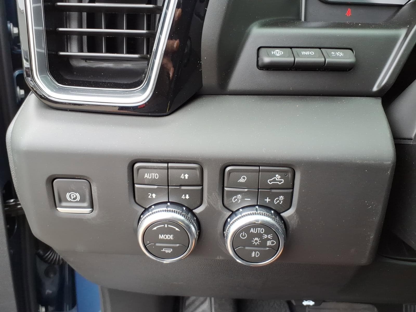 New 2026 GMC Sierra 1500 Denali AWD/4WD image 16