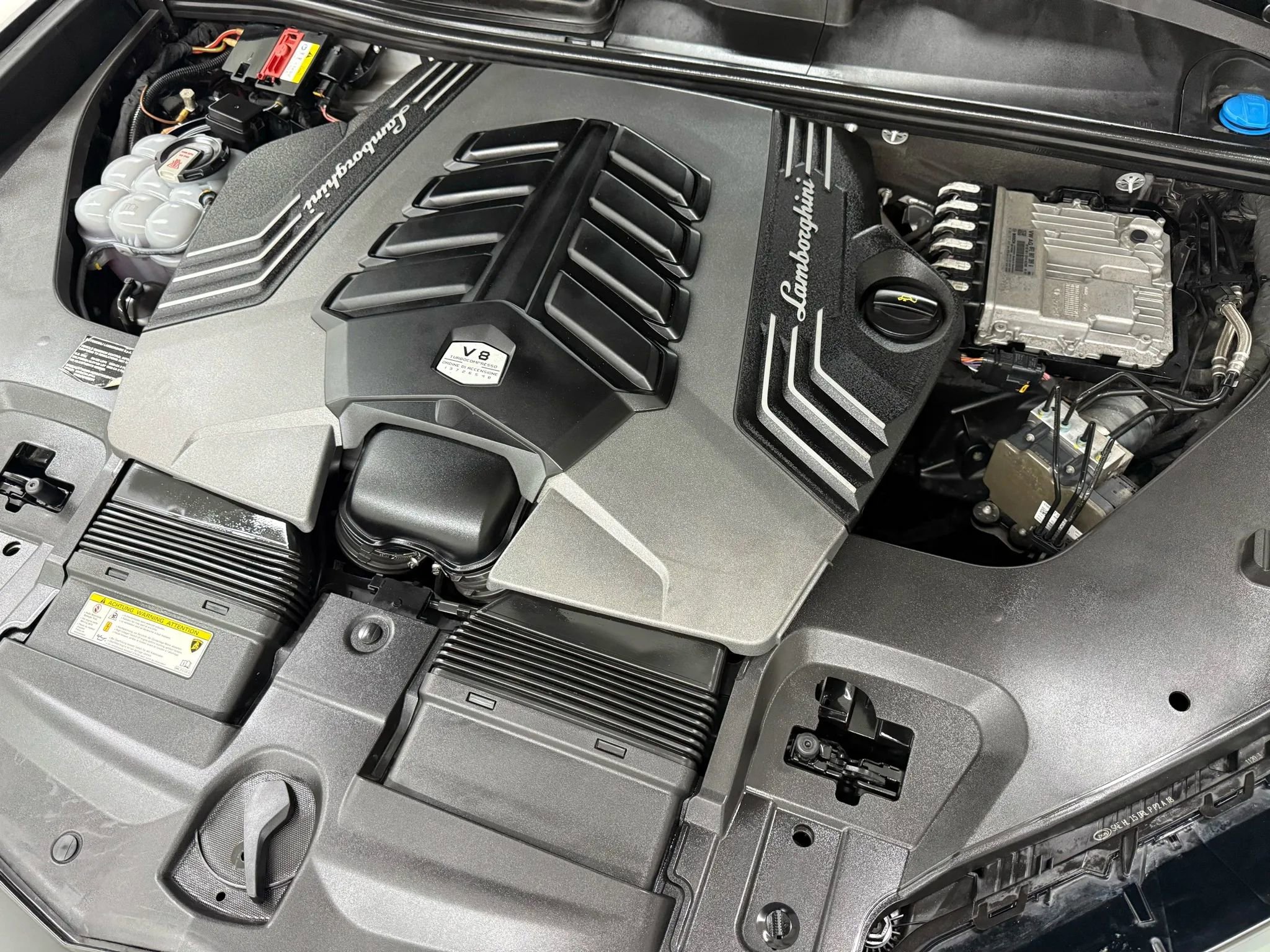 Used 2021 Lamborghini Urus image 76