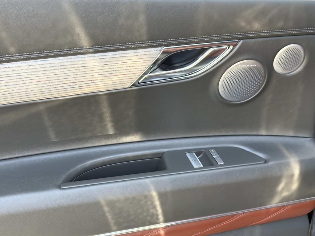 Certified 2025 Genesis GV80 3.5T Prestige AWD/4WD image 14