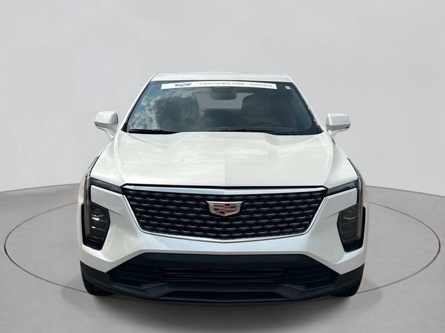 Certified 2024 Cadillac XT4 Luxury w/ Cold Weather Package AWD/4WD image 2