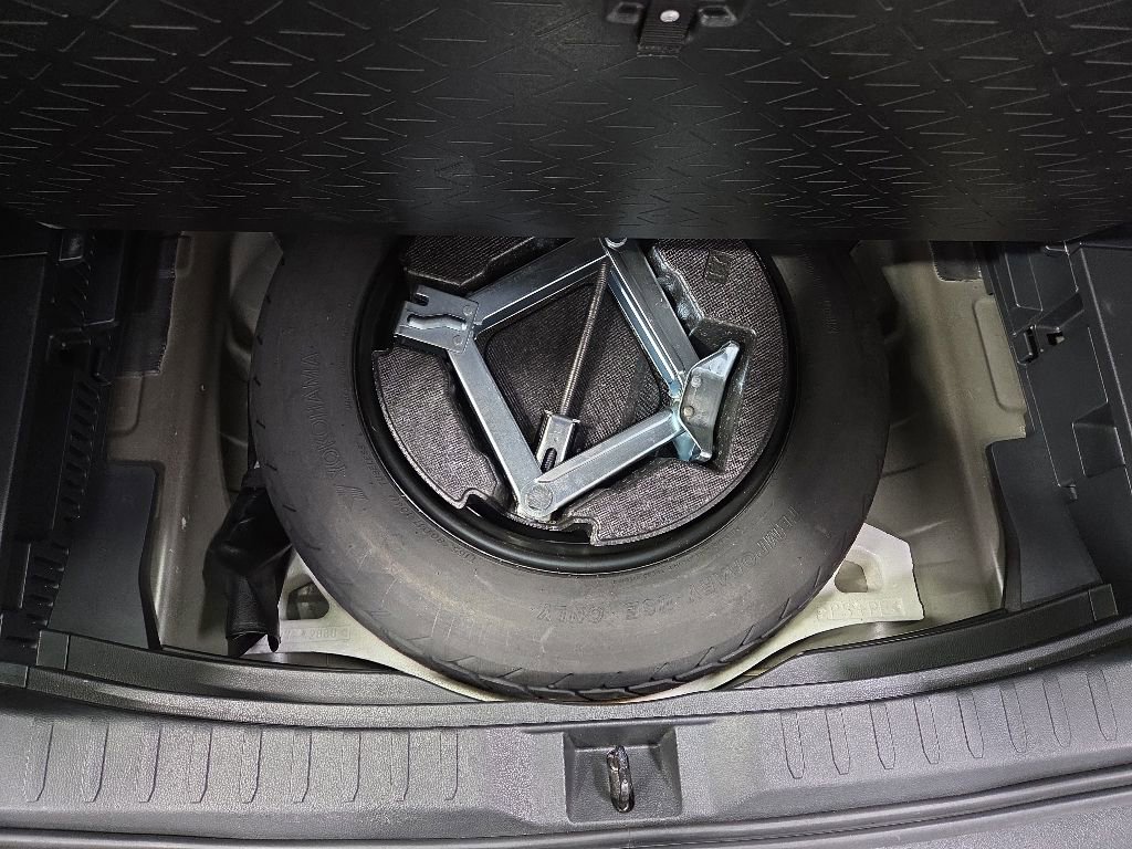 Used 2019 Toyota RAV4 XLE w/ Convenience Package AWD/4WD image 35