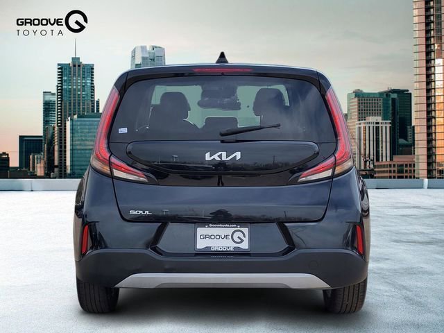Used 2023 Kia Soul LX w/ LX Technology Package image 4