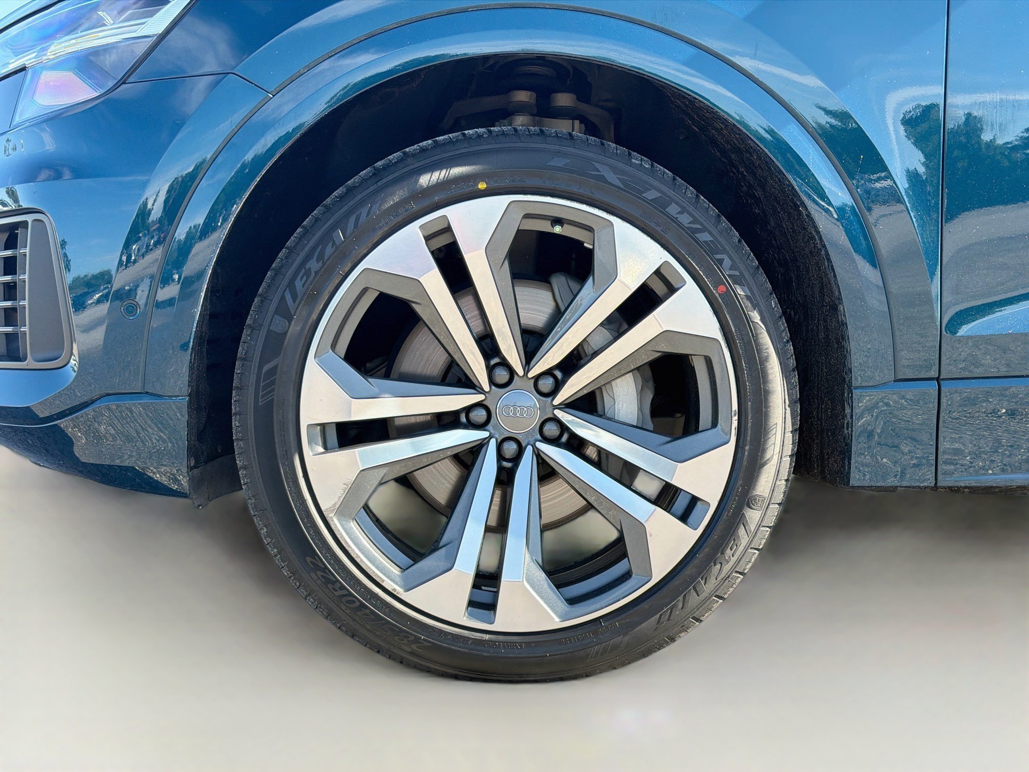 Used 2019 Audi Q8 Premium Plus AWD/4WD image 43