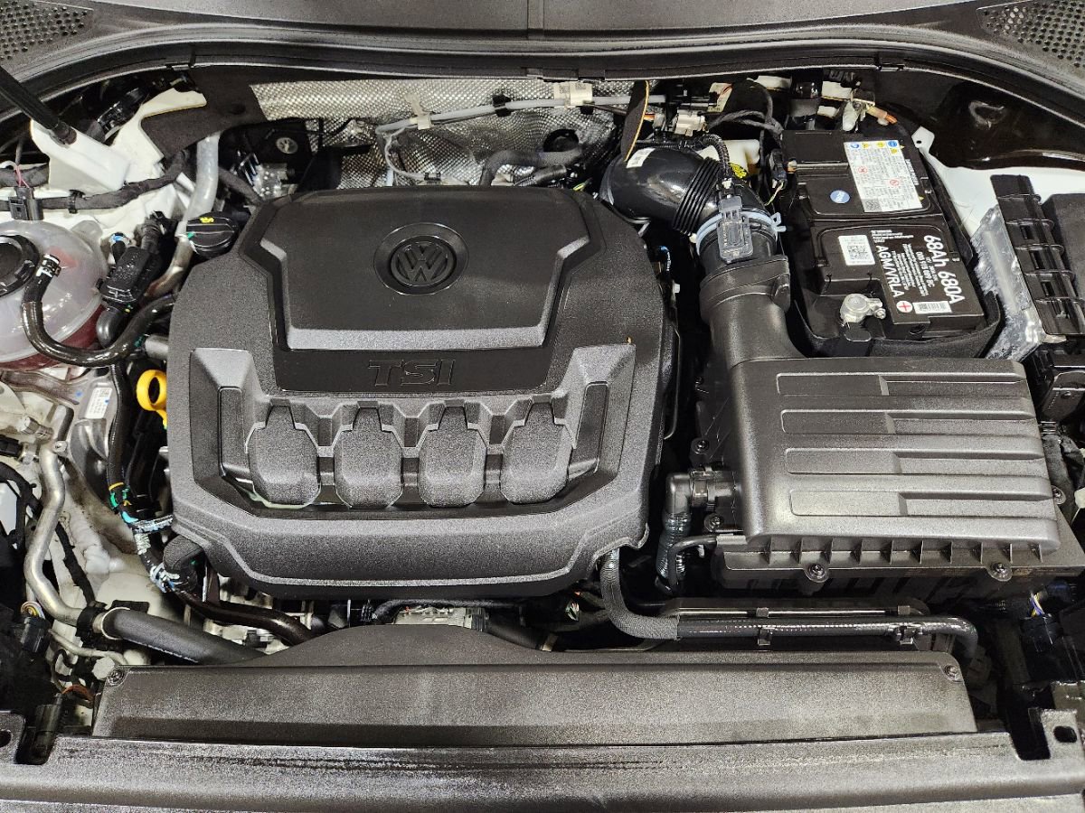 Used 2024 Volkswagen Tiguan SE R-Line image 53