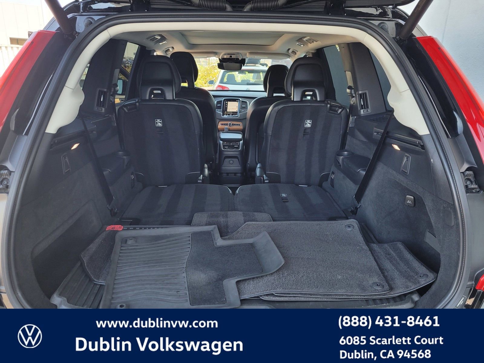 Used 2022 Volvo XC90 T8 Inscription Expression w/ Climate Package image 24