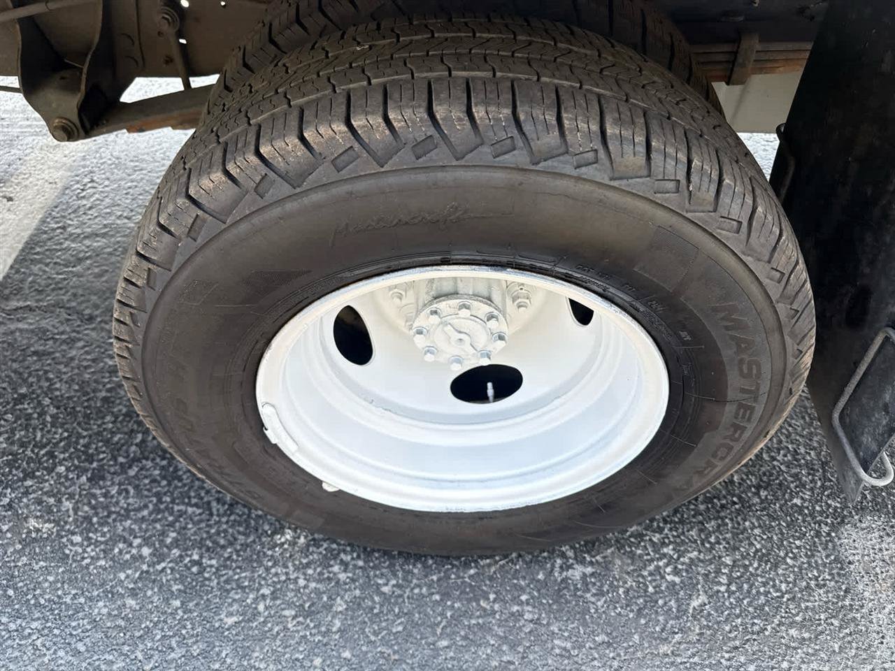 Used 2018 Ford E-350 and Econoline 350 Super Duty RWD image 12