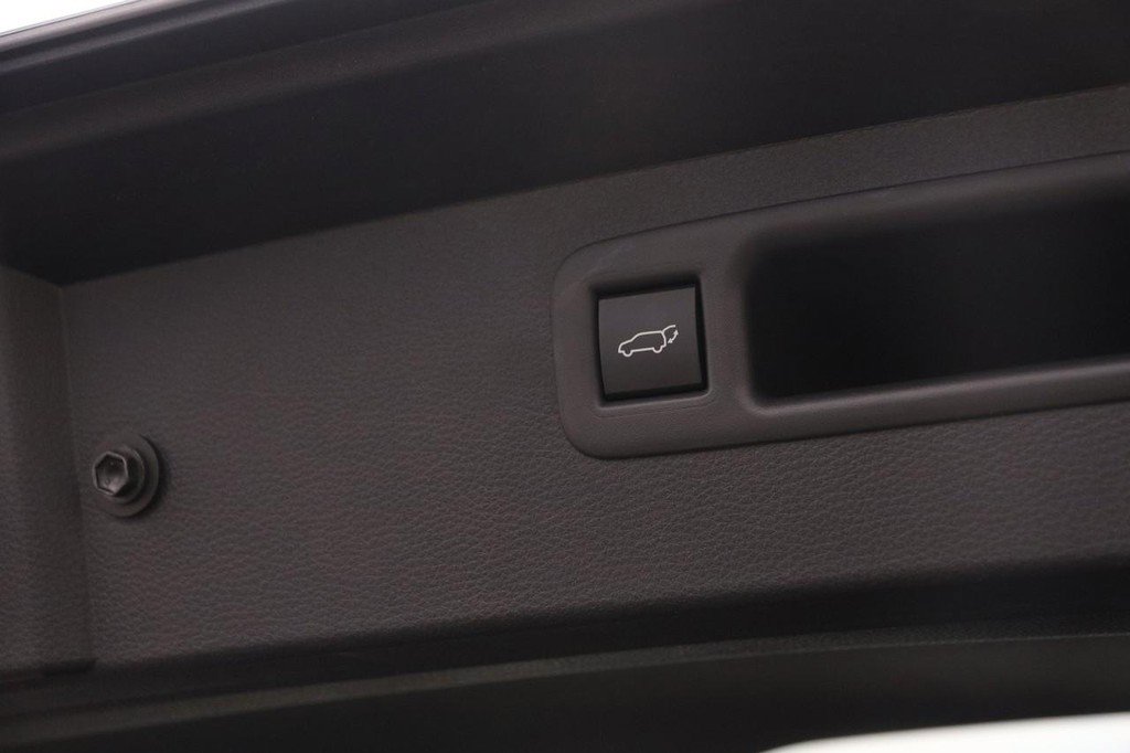 New 2026 Toyota Highlander Platinum AWD/4WD image 8