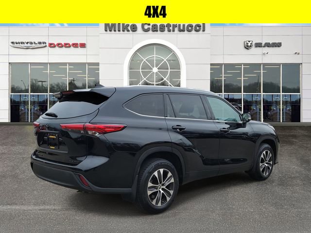 Used 2021 Toyota Highlander XLE image 4