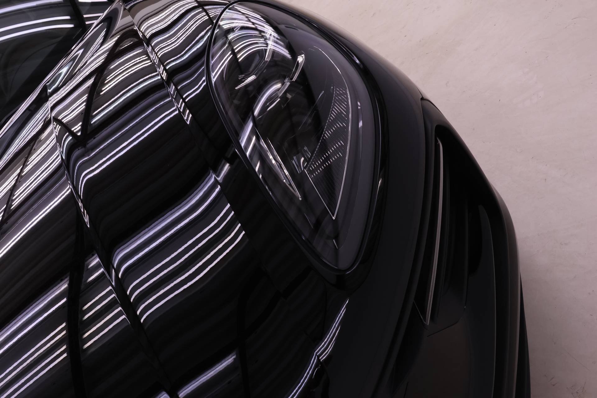 Used 2025 Porsche Macan image 12