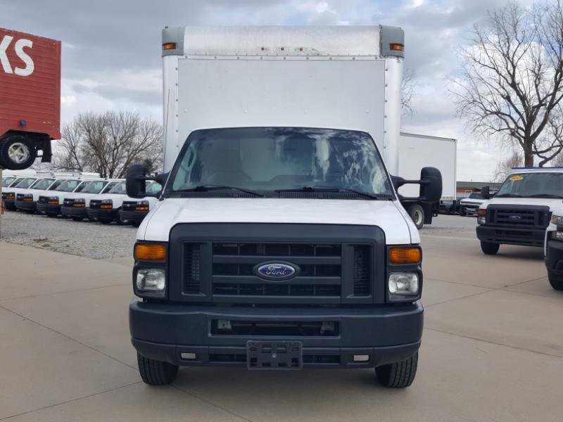 Used 2012 Ford E-350 and Econoline 350 Super Duty RWD image 4