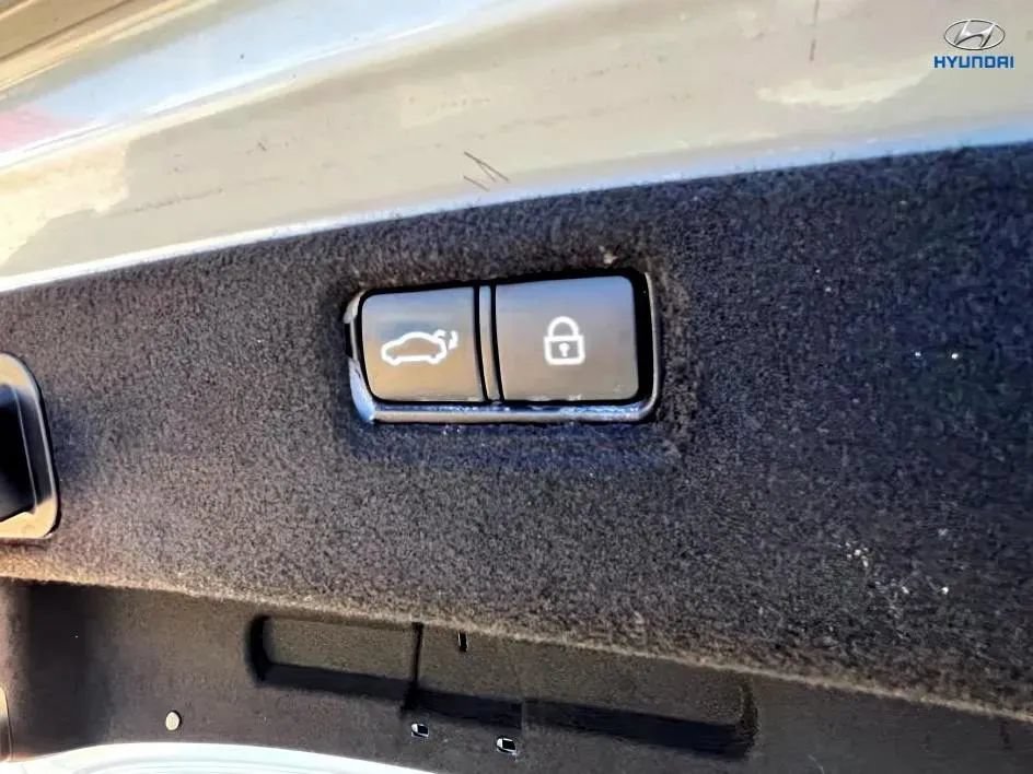 Used 2015 Hyundai Genesis 3.8 w/ Option Group 04 RWD image 28
