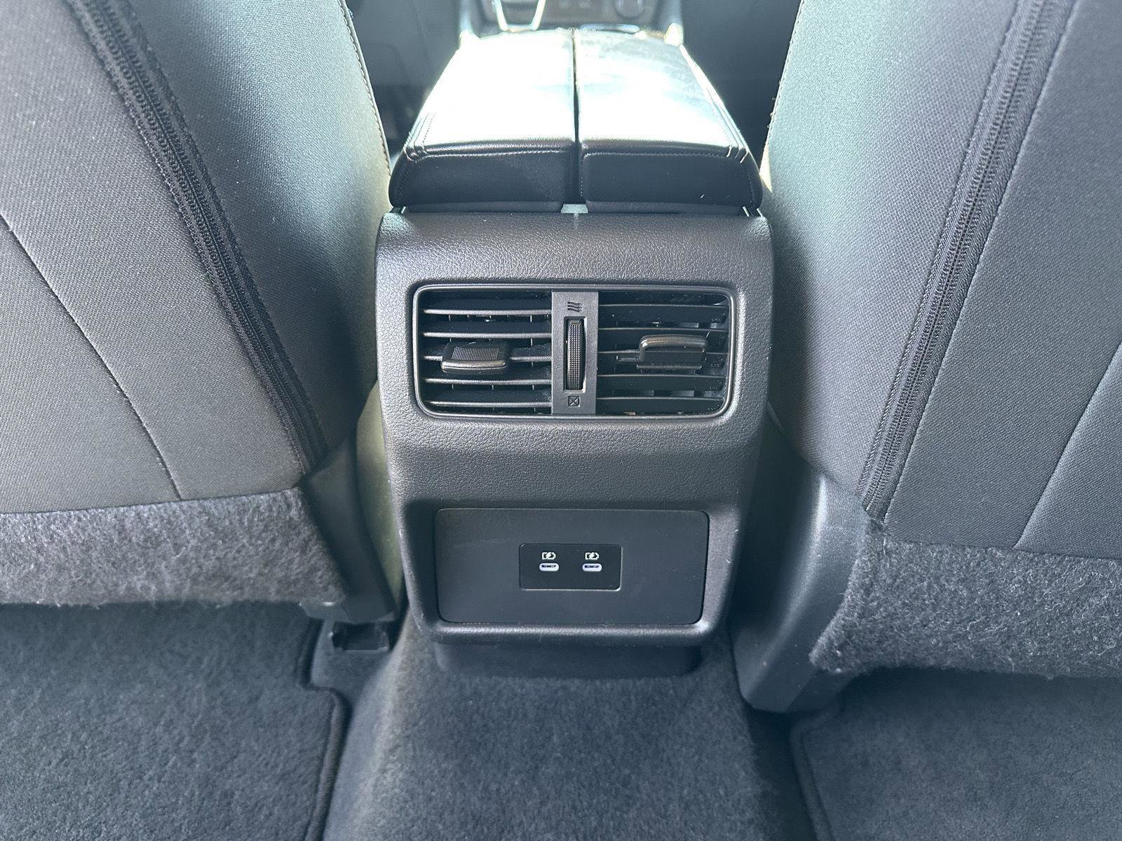 Used 2024 Nissan Rogue SV image 17