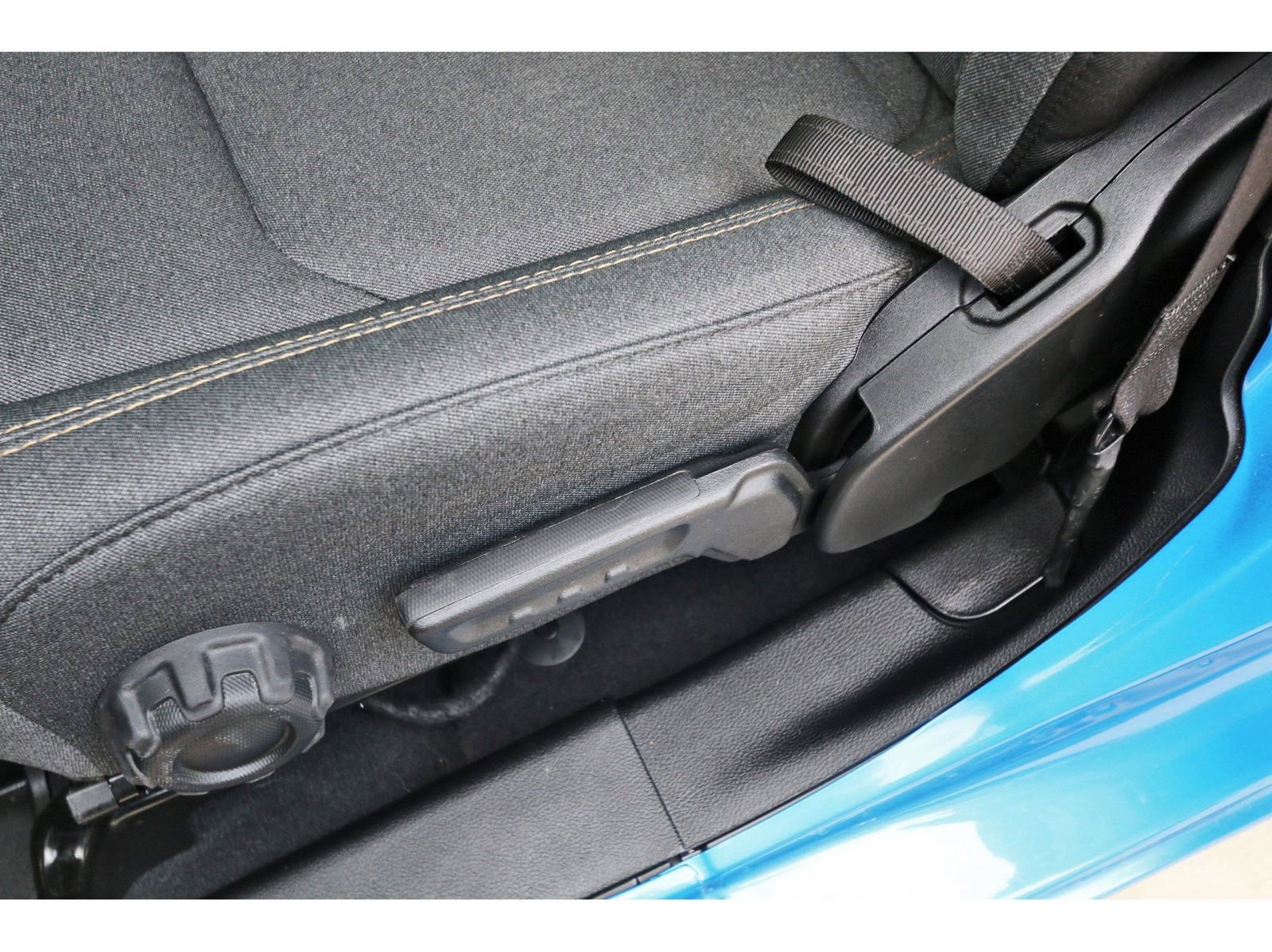 Used 2024 Jeep Wrangler Sport S image 28