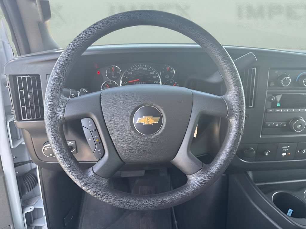 Used 2025 Chevrolet Express 3500 LT w/ LT Preferred Equipment Group RWD image 13